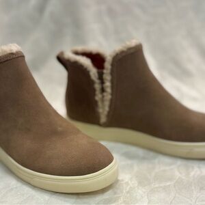 New Lucky Brand Cozy Brown Ankle Boots